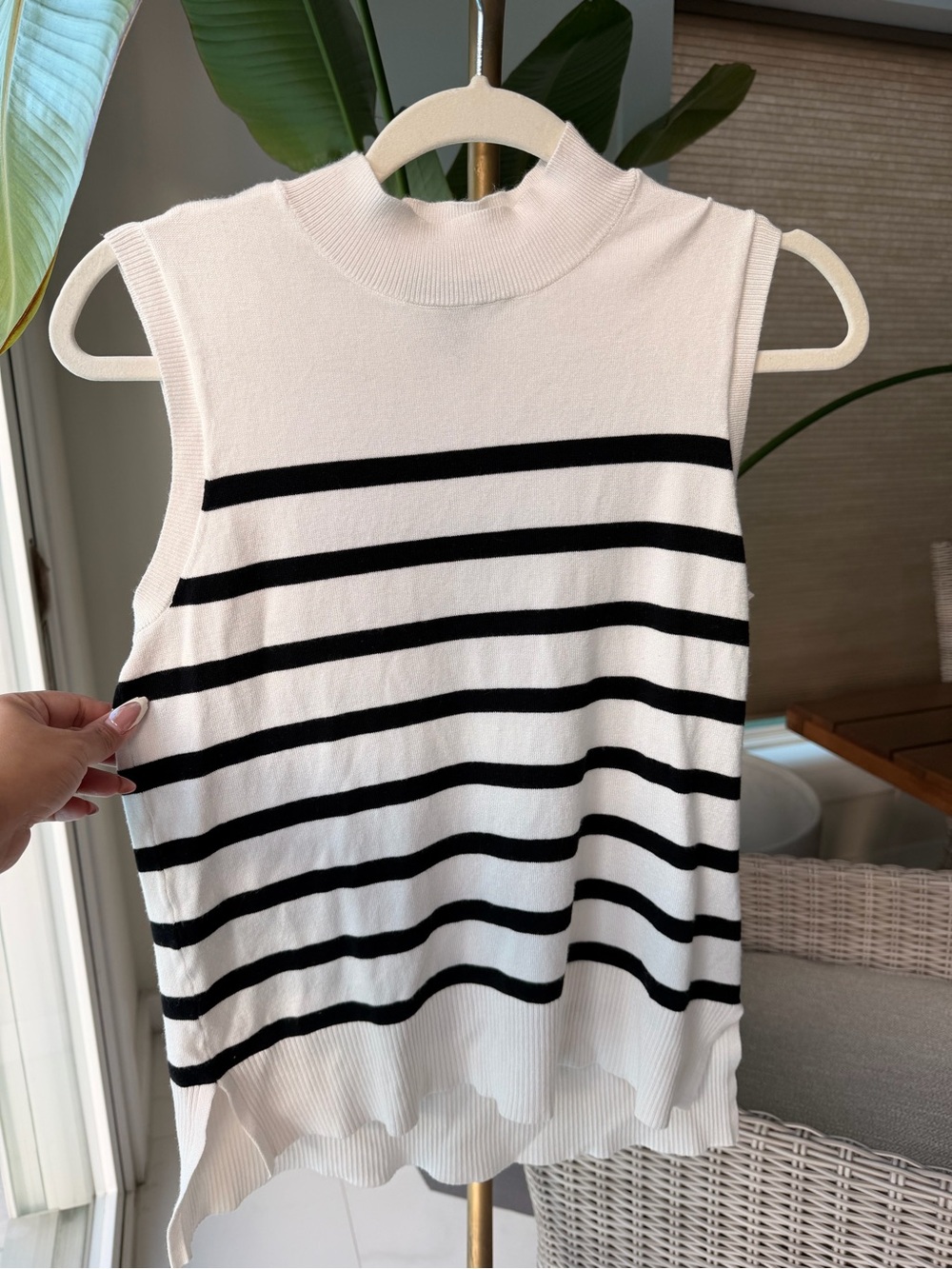 Ellen Tracy White Sleeveless Mock Neck Tank with Black Stripes